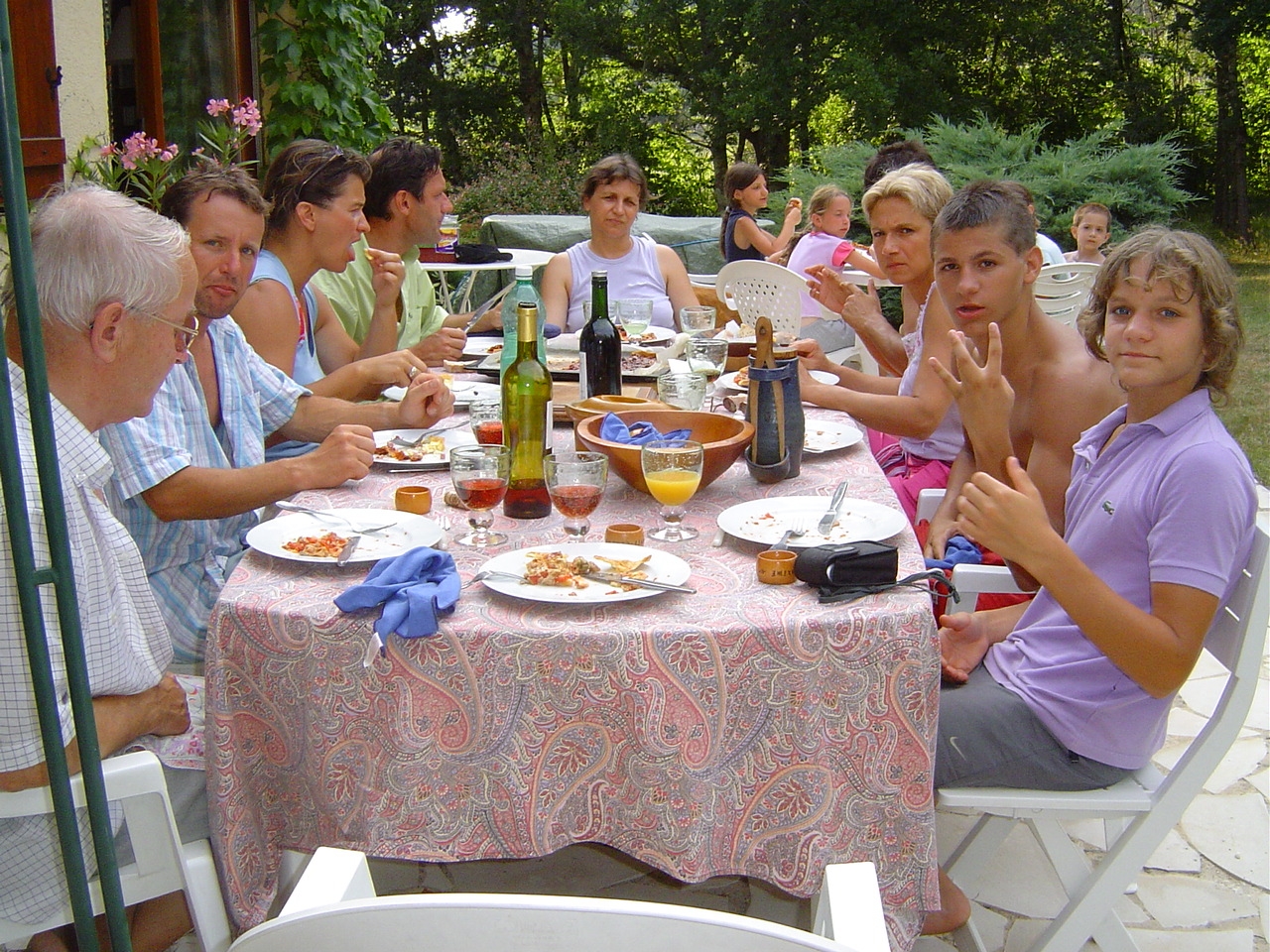 belle runion de famille dans la joie